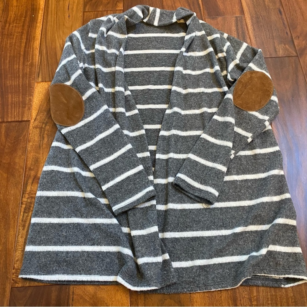 Beeson River Women’s Gray & White Striped Elbow Patch Cardigan Size Medium